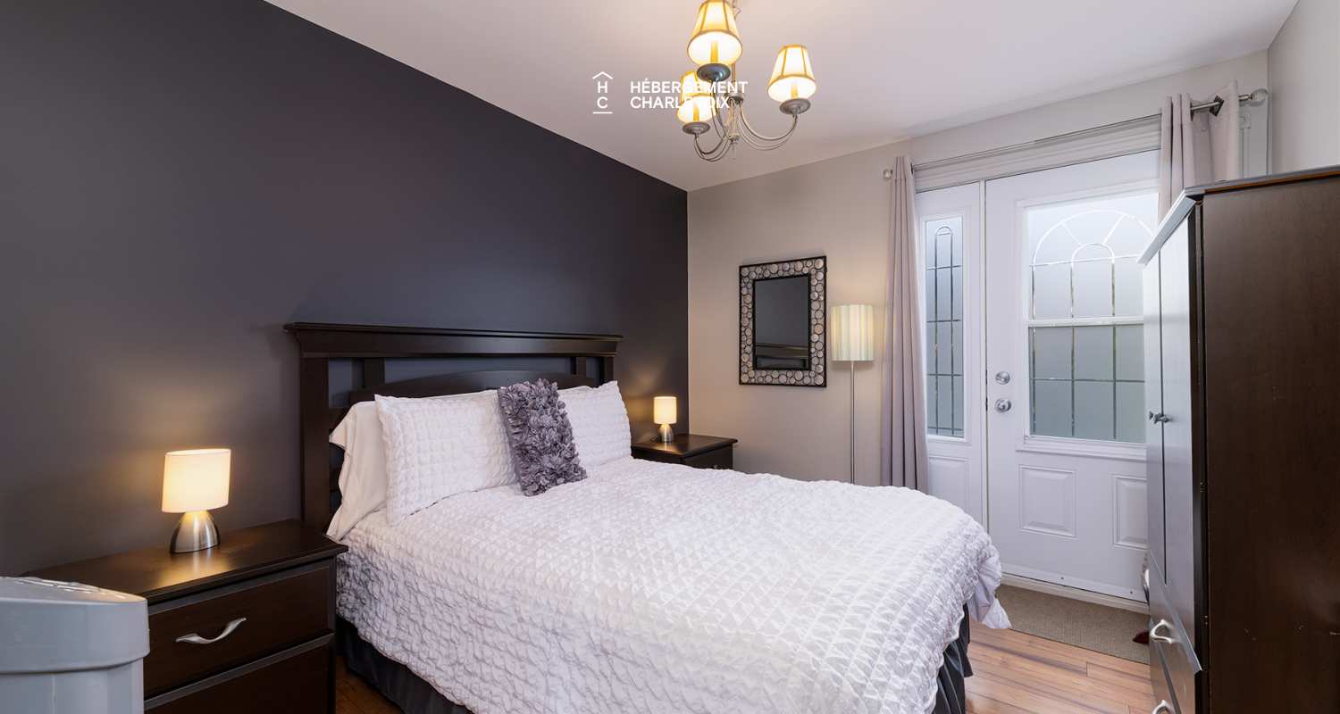 LOG-911 - In the heart of the village